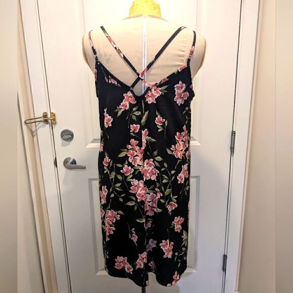 Reitmans XXL Criss Cross Back Strap Floral Midi Dress - Picture 5 of 9